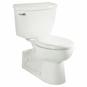 Brand new 👏 American Standard Yorkville™ 1.1 gpf Elongated Two Piece Toilet in White 👏